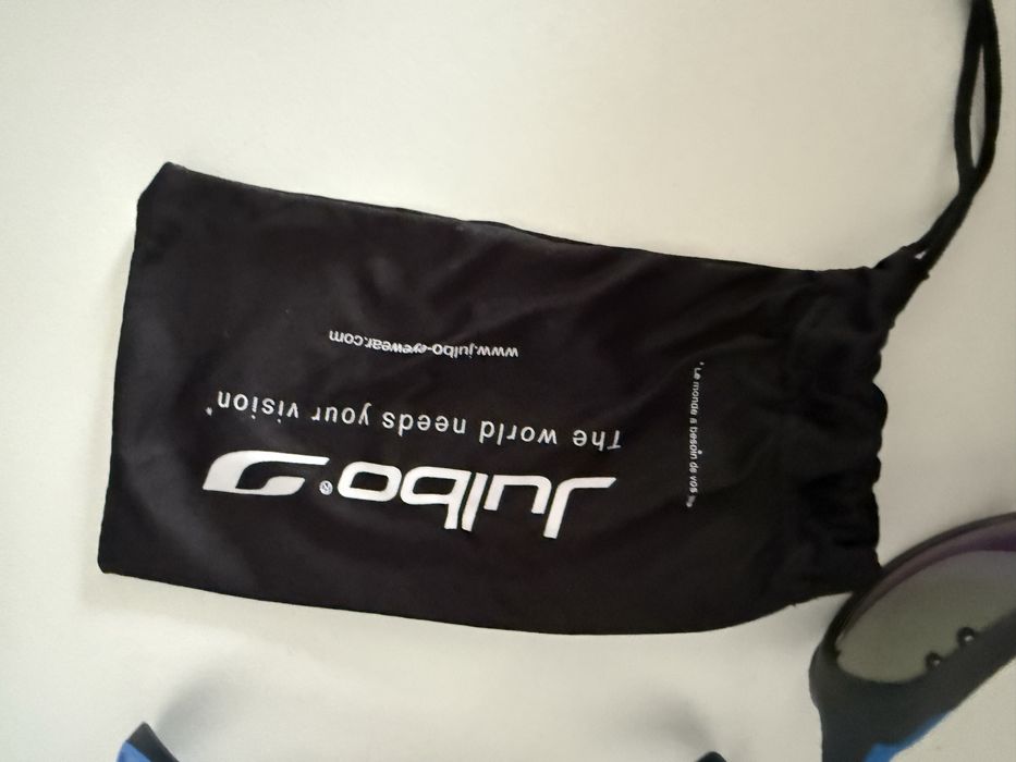Ochelari sport Julbo polarizați cu protecție laterală și husă