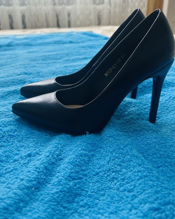 Продам туфли на высоком каблуке