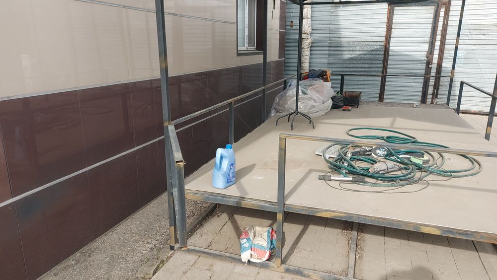 Продам топчан с навесом 2.5×5 м