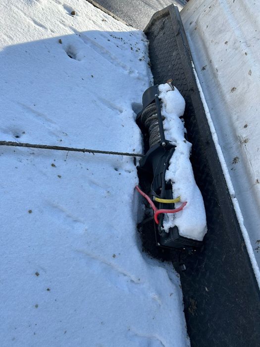 Autoplatforma Iveco Daily 2.3 / volan dreapta