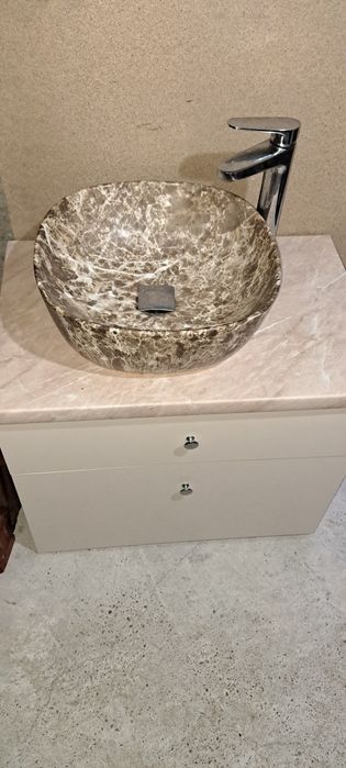Vând dulap baie cu lavoar si baterie