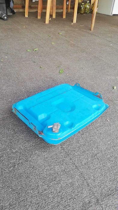 Бензобак малый б/уу