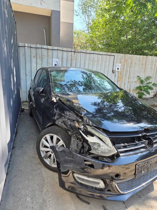 VOLKSWAGEN Polo