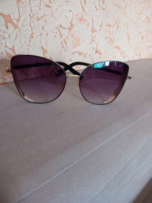 Очки солнцезащитные