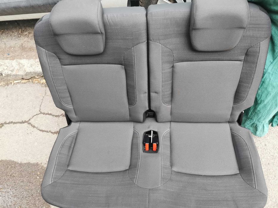 Трети ред седалки Дачия Лоджи Dacia Lodgy