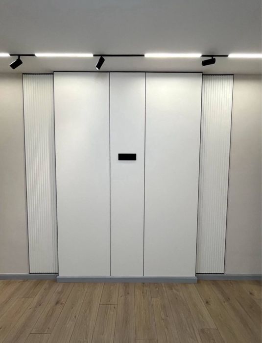 Кунаева.  3комнатная.  5этаж.  С ремонтом.