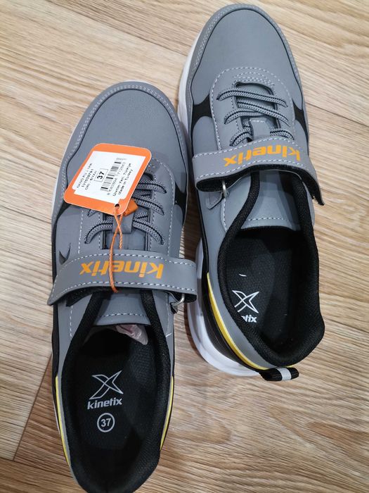 Продам кроссовки