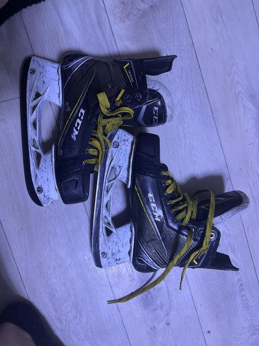 Хоккейные коньки