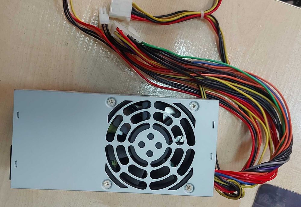 Блок питания формата TFX ENP-3330А 300 Вт