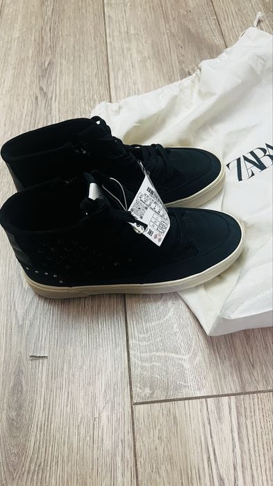 Высокие кеды Zara