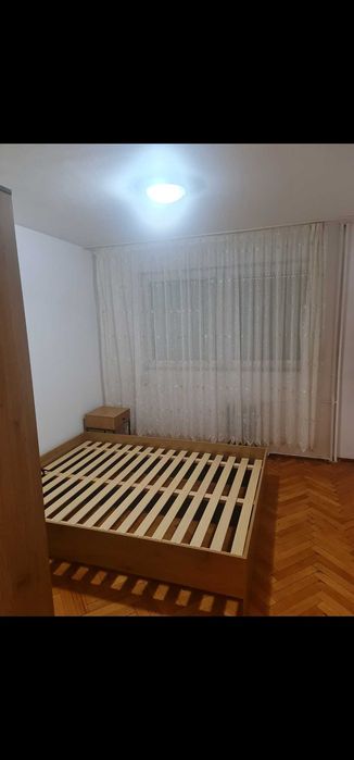 Inchiriez apartament 3 camere zona Decebal