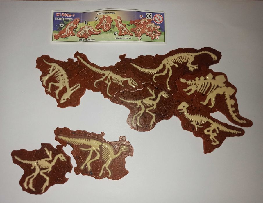Скелеты динозавров, ископаемые, Киндер