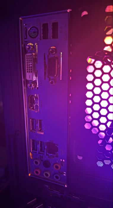 Геймърски компютър GTX 1080 8GB / 16GB RAM / SSD + HDD / Intel I5 Игри