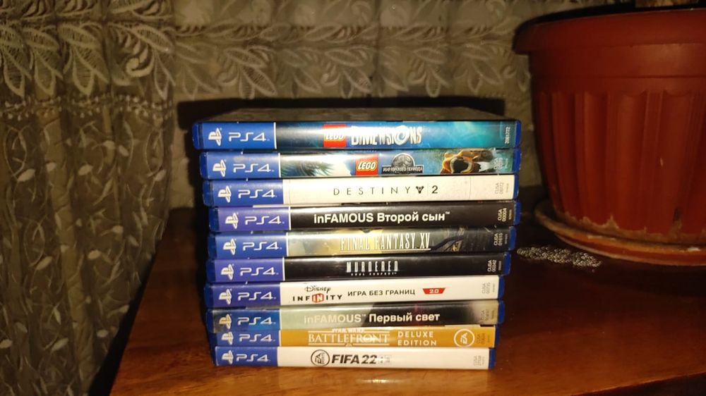 Продам PlayStation 4