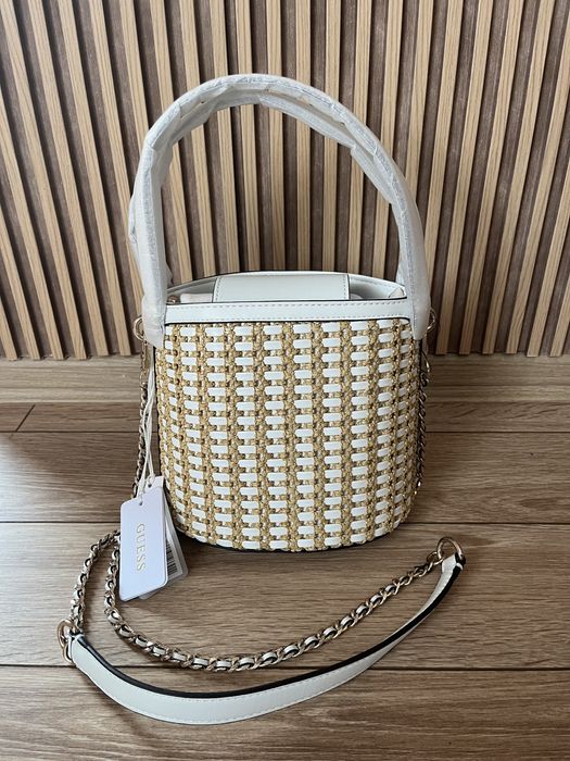 Дамска чанта Guess