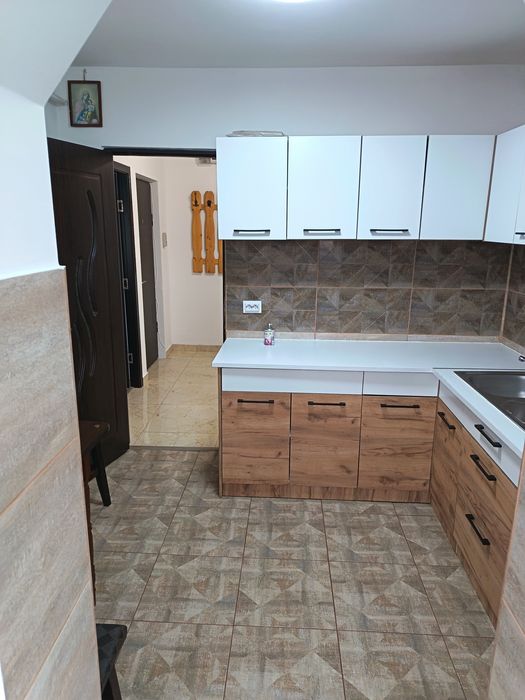 Închiriez apartament 2 camere