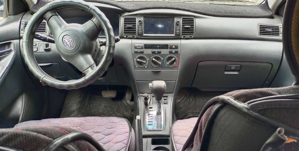 Toyota Corolla 2004 год