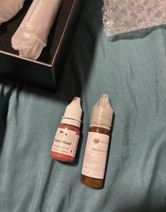 Aparat de micropigmentare + pigmenti