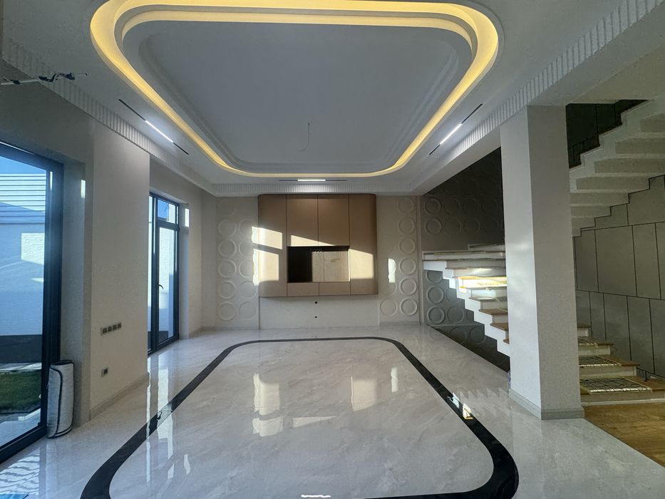 Продаётся Hi-Tech дом.