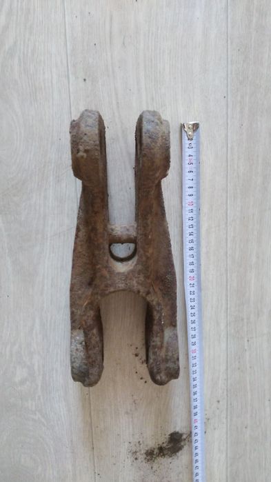 Серьга на трактор лемех