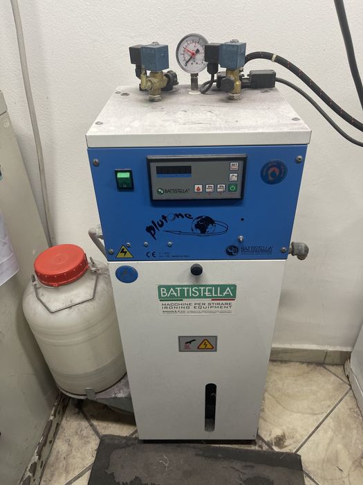 Masini de cusut de surfilat si butoniera