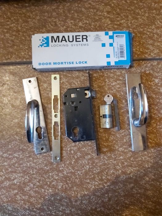 Брава с патрон и ключ