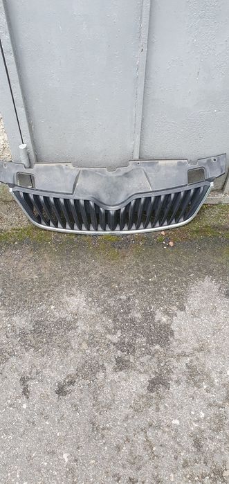 Grila centrala Skoda Fabia/ Romster 2010-2013