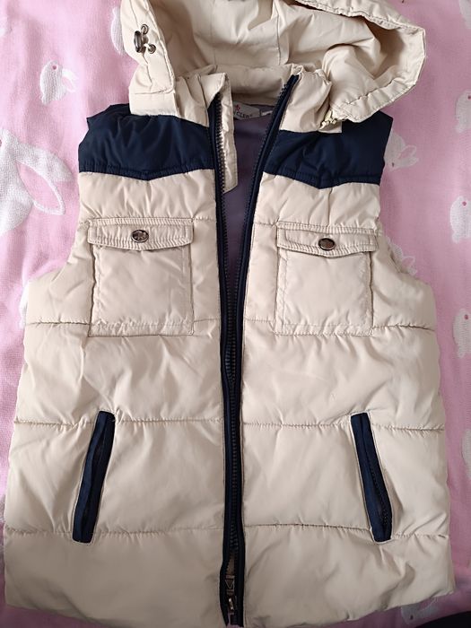 Срочно продам безрукавку детскую