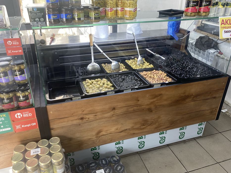 Продам Холодильные витрины Почти новые!