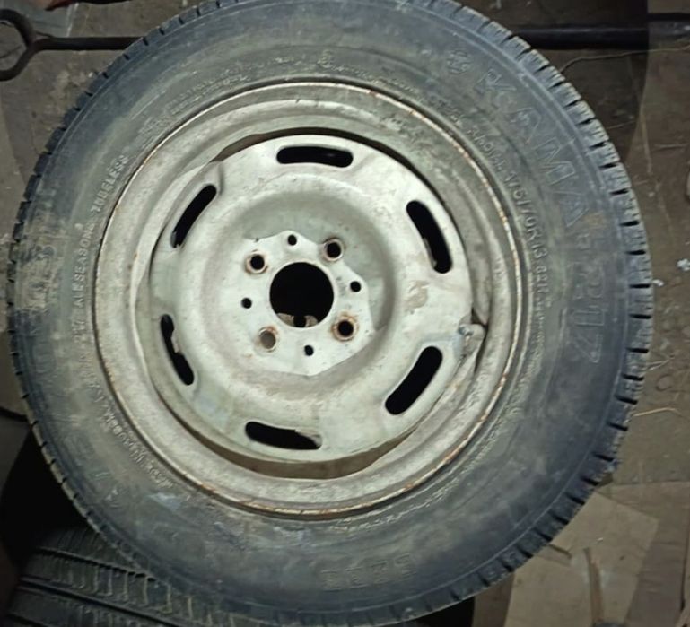 Продам покрышки с дисками