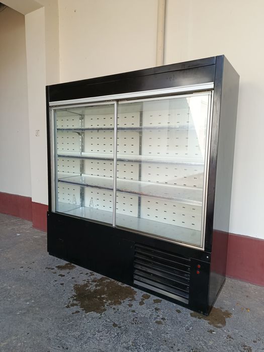 Продам витринное холодильник