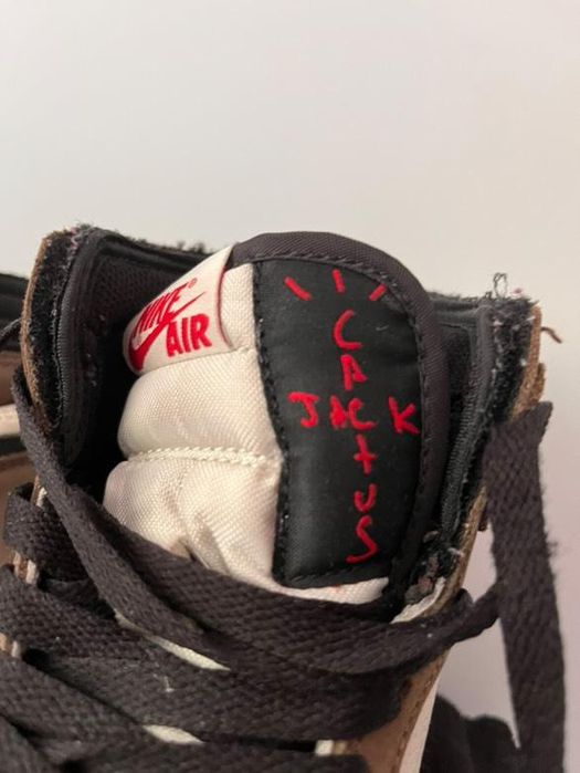 Jordan 1/ Travis Scott