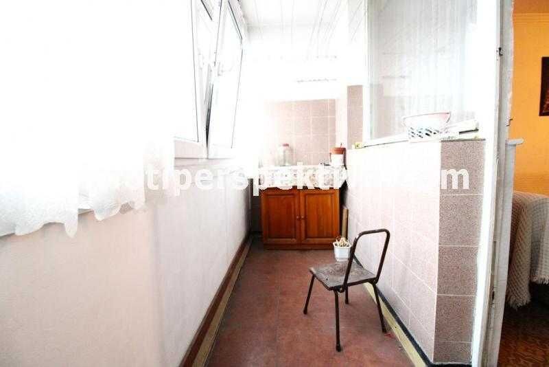 реф.18390 Три отделни стаи, среден етаж-Гагарин!