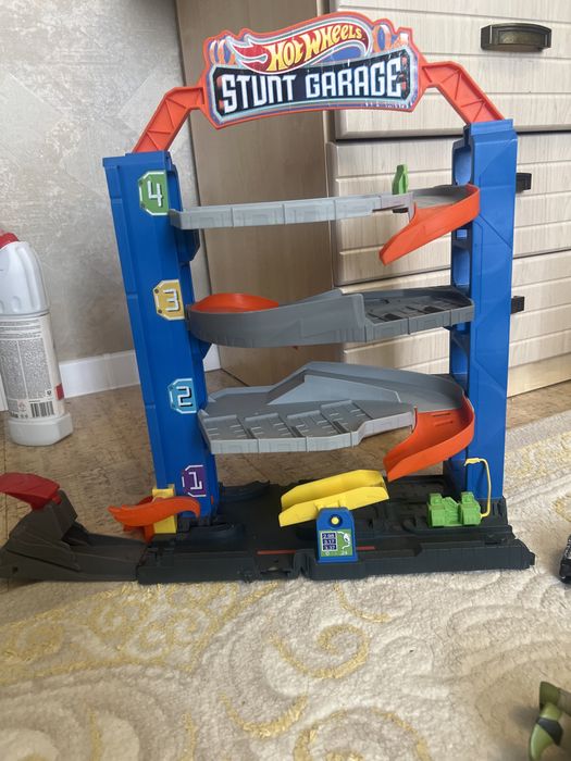 Продам игрушки для мальчика