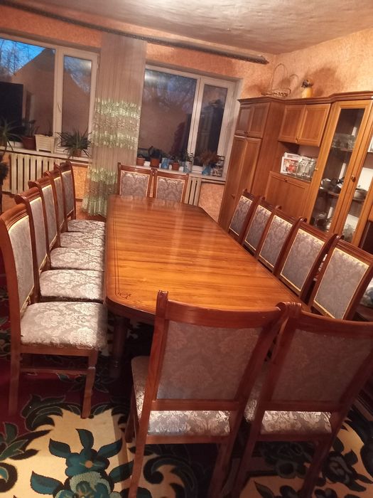 Стол стулья жағдайы жақсы