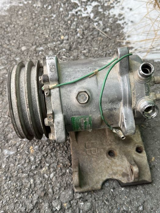 Продам компрессор и радиатор кондиционера Cummins