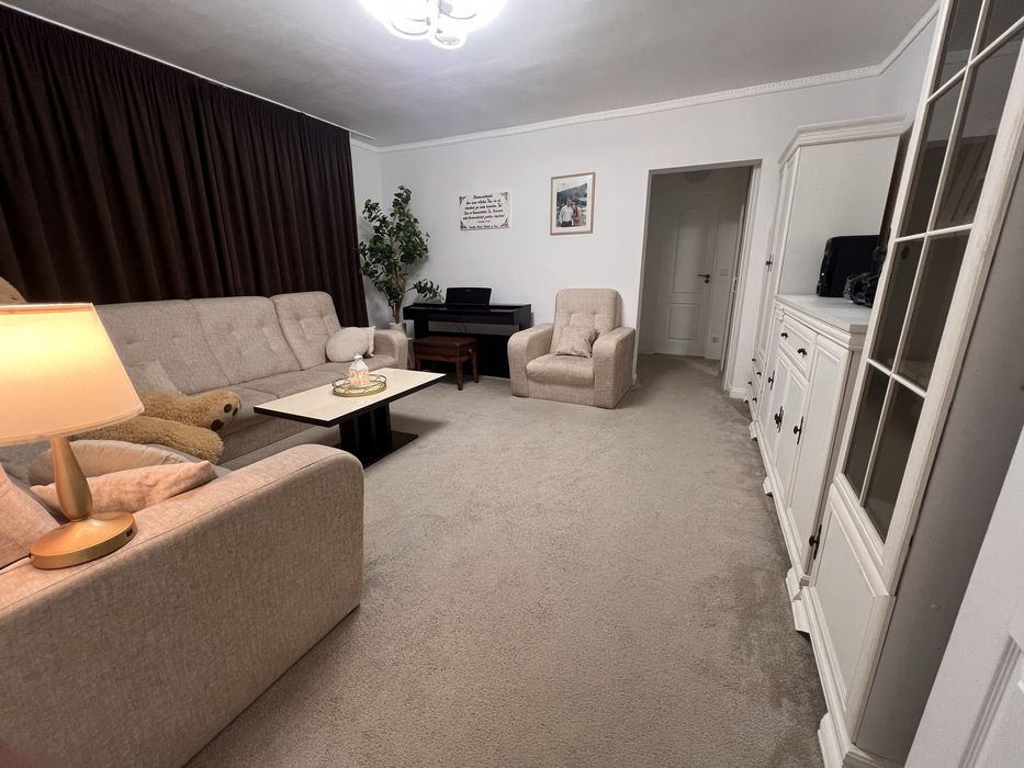 De inchiriat apartament două camere , 55mp ,parter. Toate facilitatile