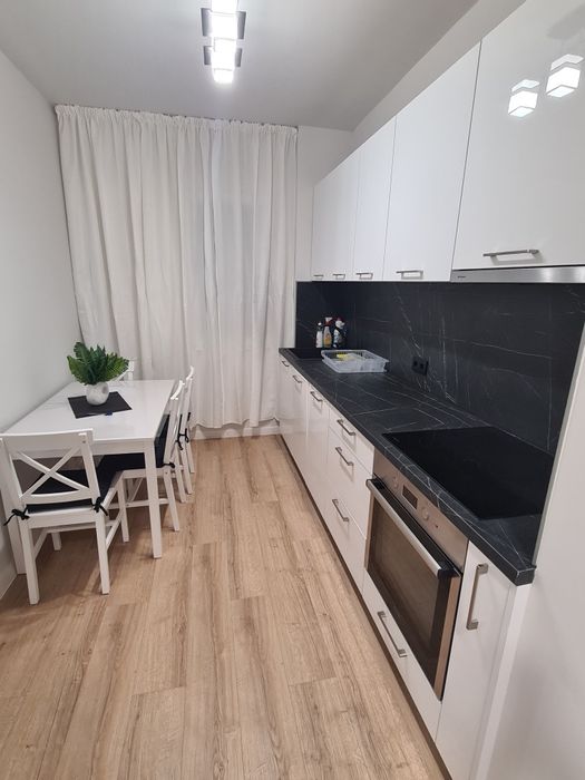 Дава се под наем Тристаен апартамент в Пловдив, Кючук Париж - 80 кв.м за 612 € - Снимка #2