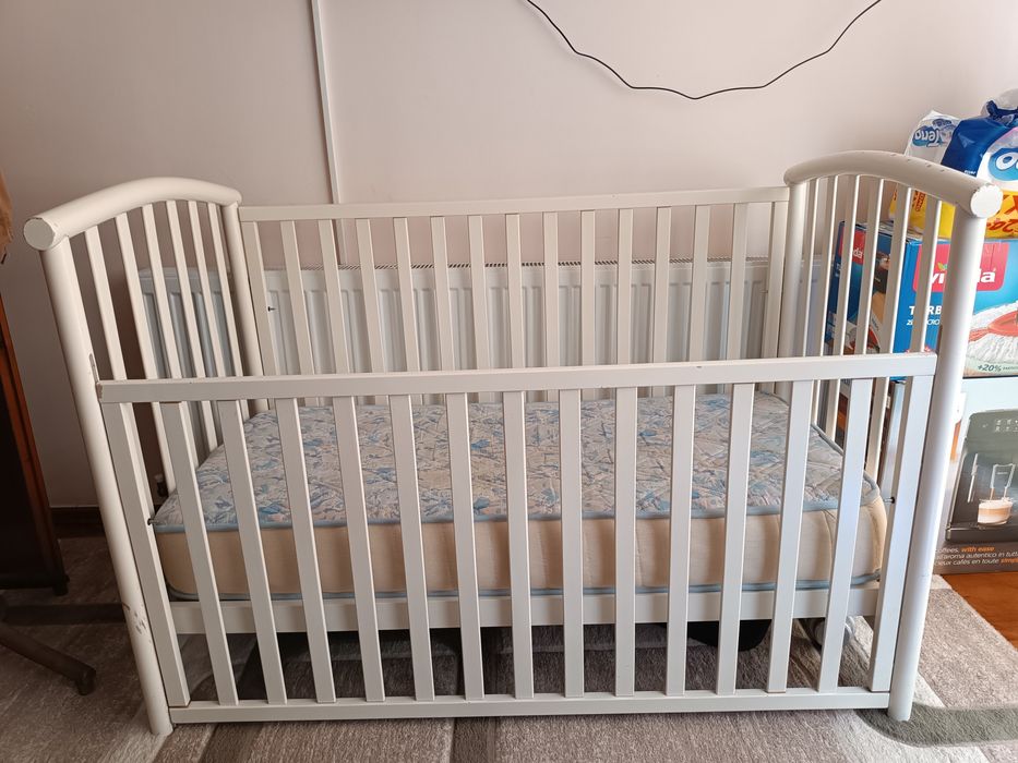 Продавам детско креватче с матрак 130/70, шкаф