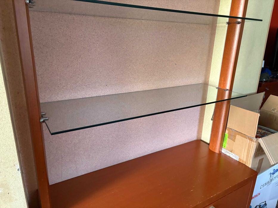 Книжный шкаф с открытыми полками