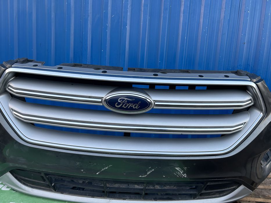 Grilă centrală bară față Ford Kuga 2017