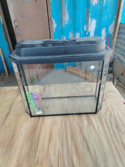 Продам аквариум для рыбок