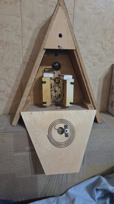 Настенные часы с кукушкой СССР .