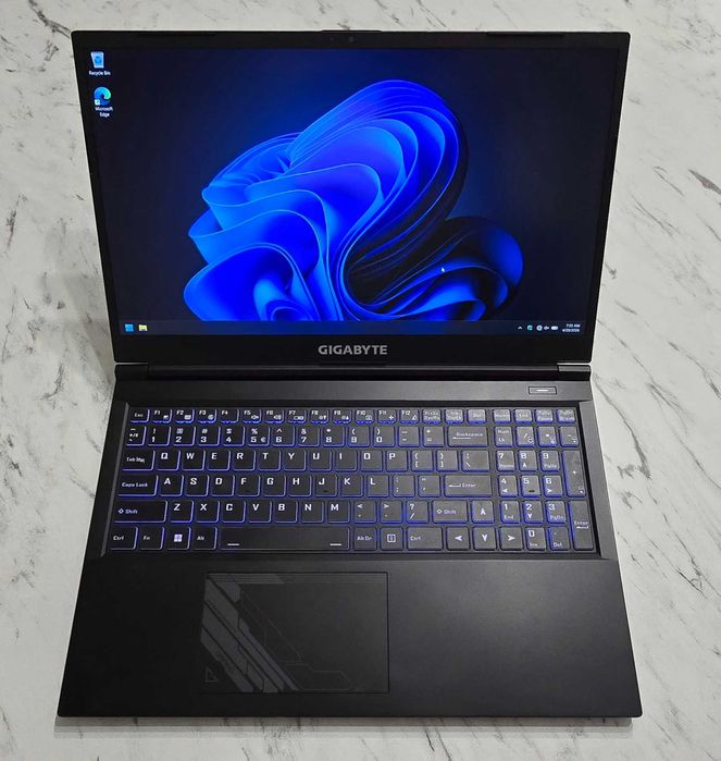 Laptop Gaming GIGABYTE G5 GE i5-12500H RTX 3050 16GB RAM 2x SSD NVMe 144Hz