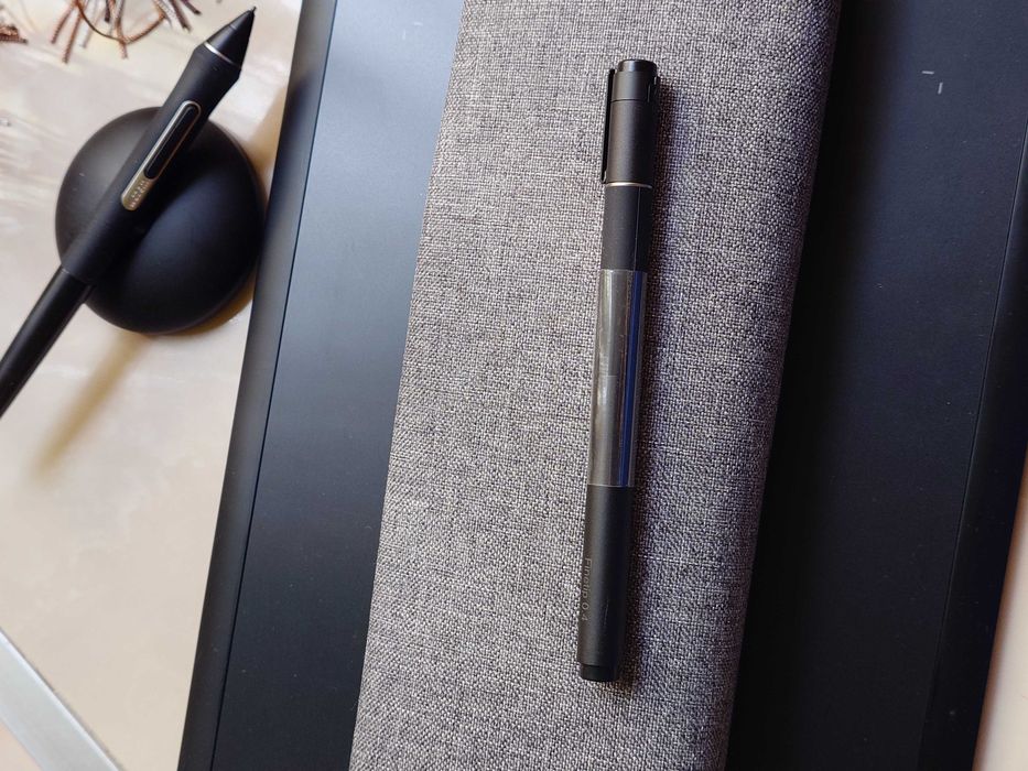 Tabletă grafică Wacom Intuos Pro Paper Edition – Pachet complet, foarte întreținută