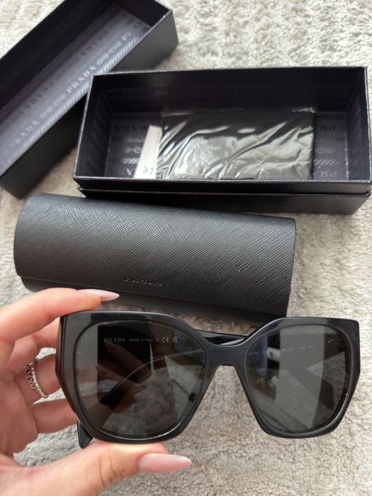 Слънчеви очила Prada