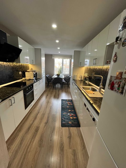 Продава се нова къща в близко до Казанлък село