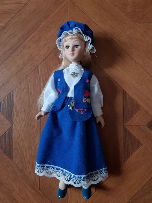 Куклы фарфоровые