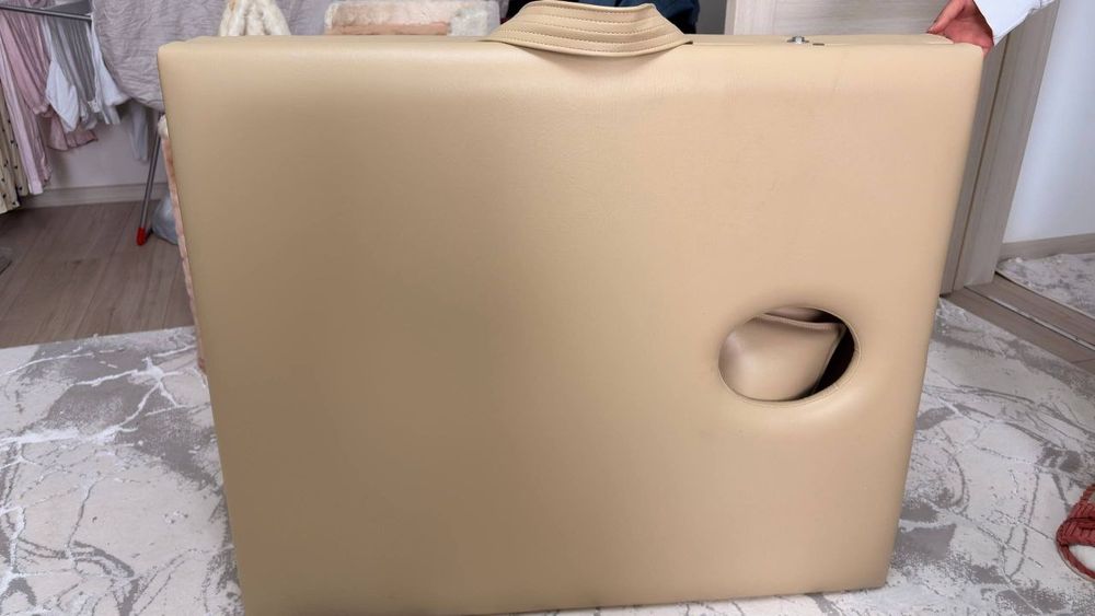 Продам кушетку новая