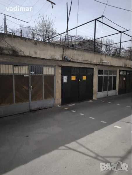 От собственик - гараж-монолит с канал, ток и вода – кв. Запад, Асеновград | 17 кв.м